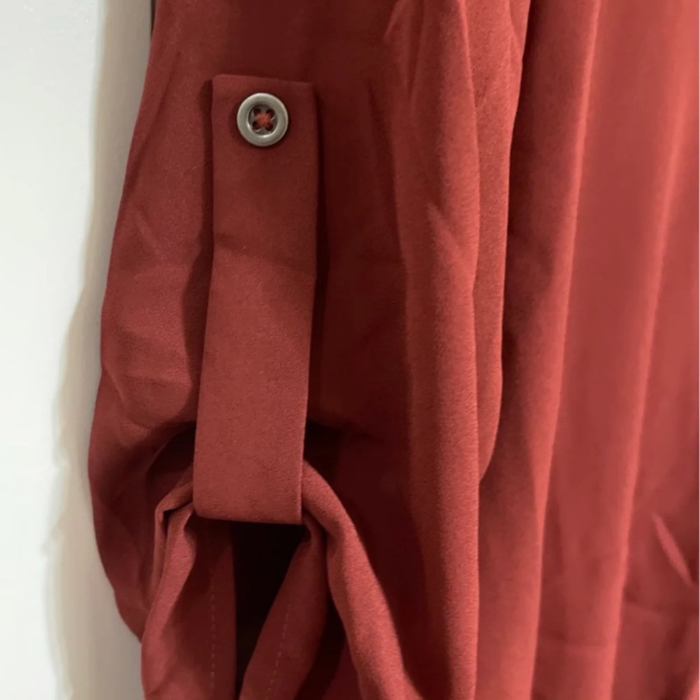 Boutique top rust colored size S but fits like a Med - Picture 3 of 4